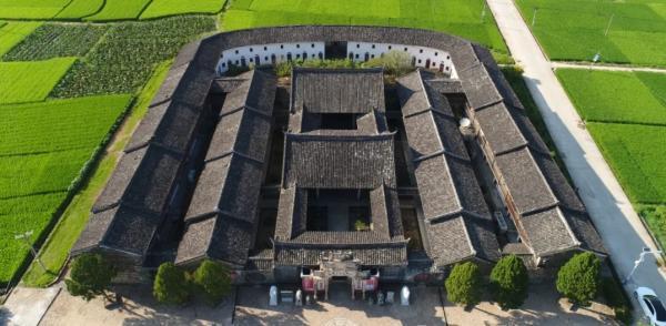 福建上杭李氏大宗祠大面积坍塌,管委会:初判因夯土墙体被严重浸泡 福建上杭李氏大宗祠大面积坍塌,管委会:初判因夯土墙体被严重浸泡