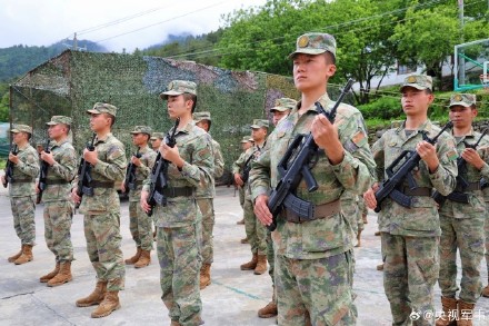 荣耀时刻！西藏新兵授枪仪式写满热血