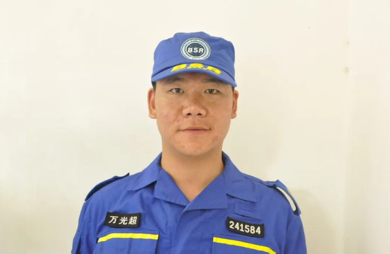 痛惜！年仅35岁！上海这位"老鬼班长"走了...