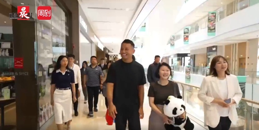 他来上海了!网友沸腾!此前有人疯狂"隔空打钱"… 他来上海了!网友沸腾!此前有人疯狂"隔空打钱"…