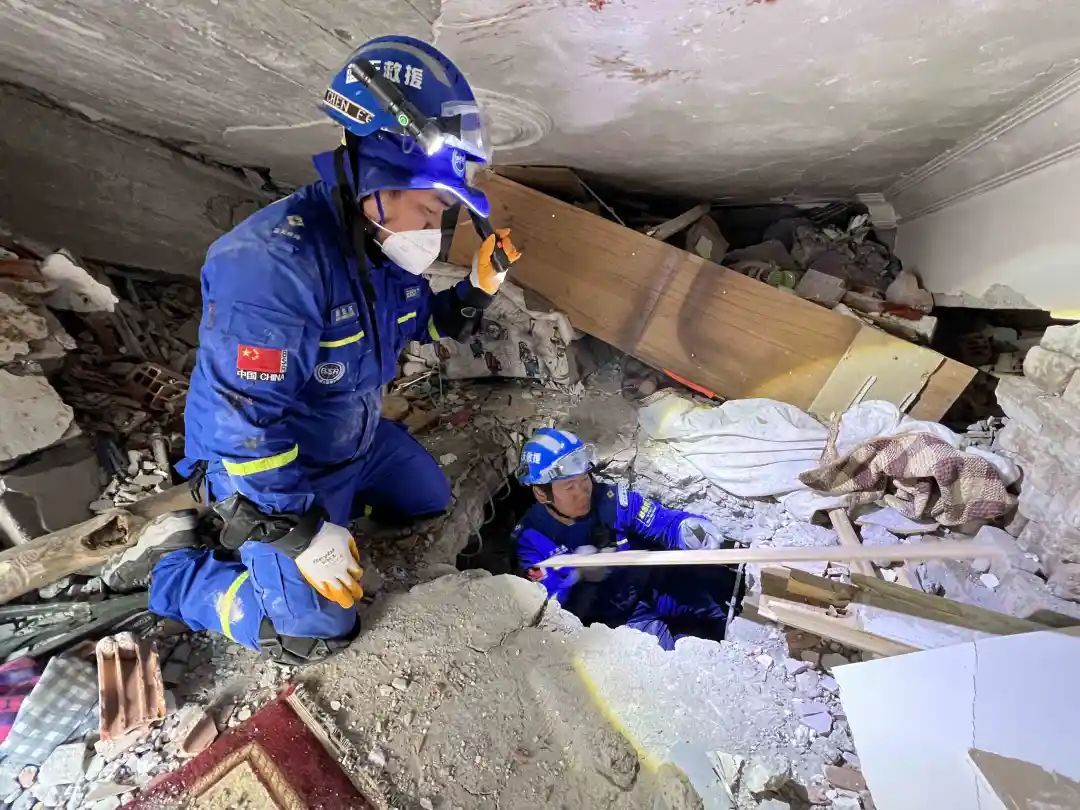 痛惜！年仅35岁！上海这位"老鬼班长"走了...