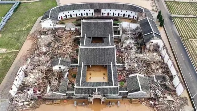 始建于1836年，“客家第一宗祠”因暴雨大面积坍塌，不少文物被掩埋