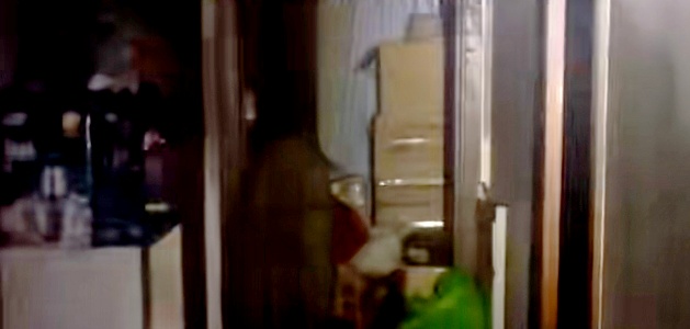 高层住宅凌晨起火,现场一片狼藉!原因疑似→ 高层住宅凌晨起火,现场一片狼藉!原因疑似→