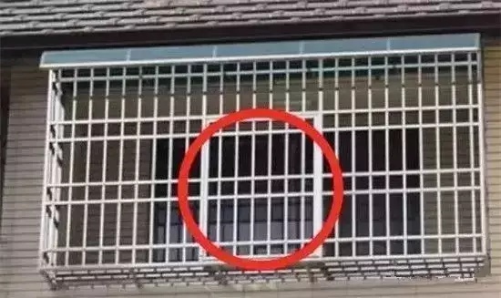 防盗窗请预留出口,不为生命“添堵”! 防盗窗请预留出口,不为生命“添堵”!