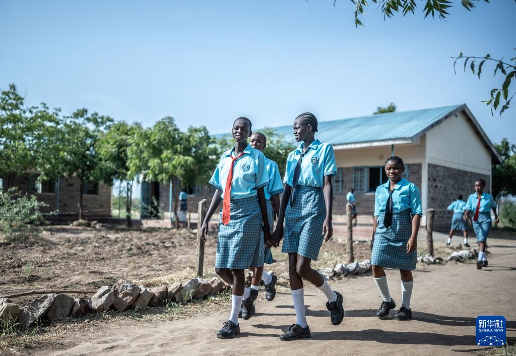 传递希望的难民营女子学校 传递希望的难民营女子学校