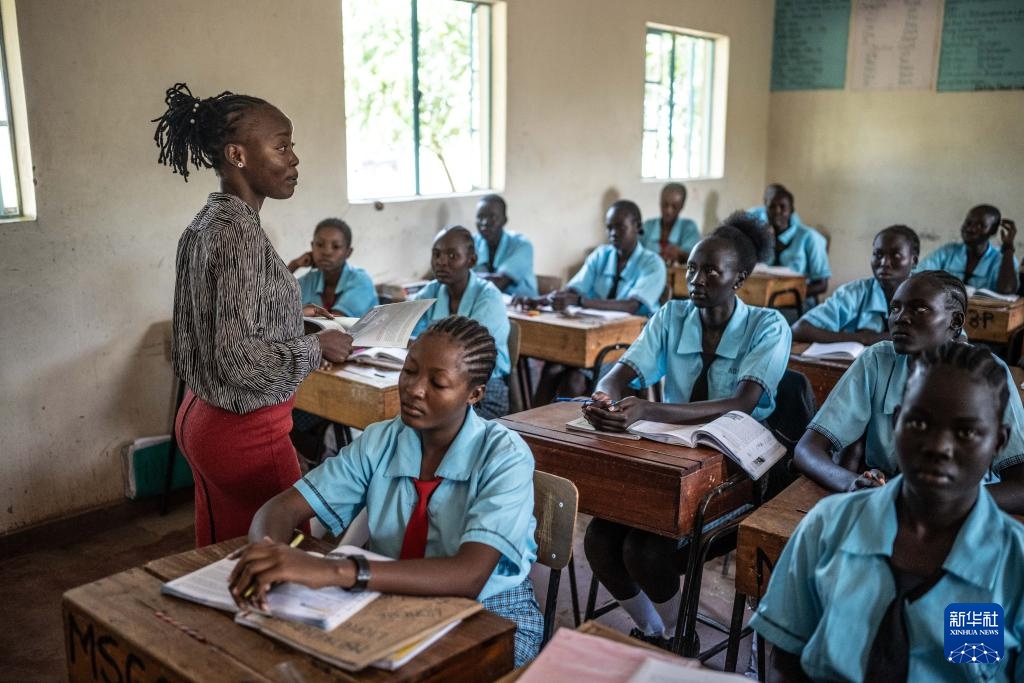 传递希望的难民营女子学校 传递希望的难民营女子学校