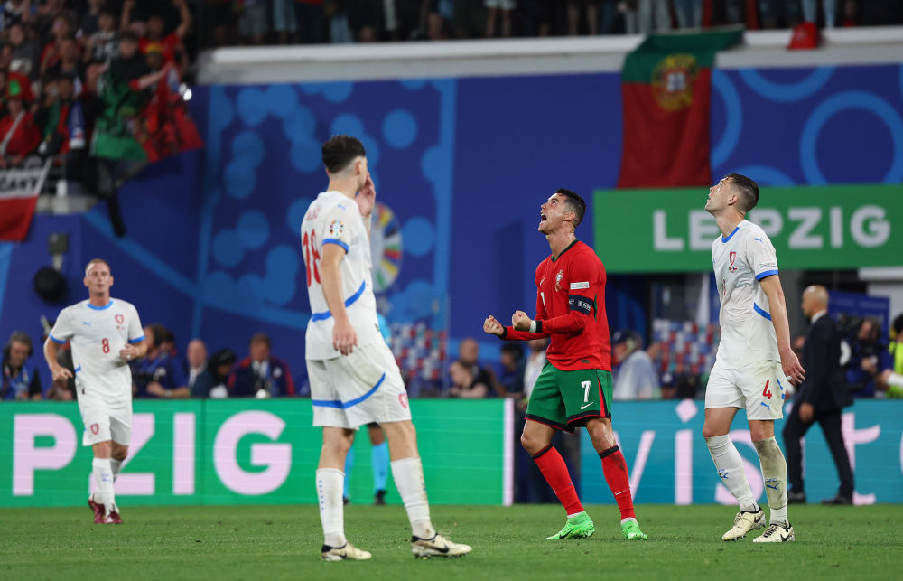 欧锦赛 | 20年后 C罗还是那个少年