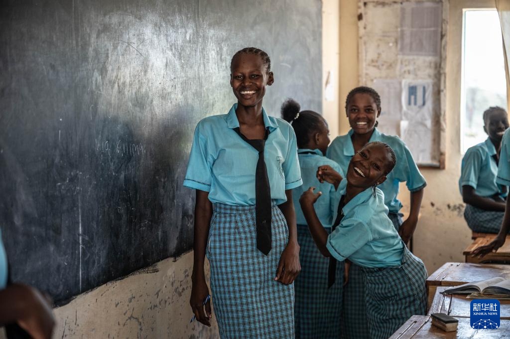传递希望的难民营女子学校 传递希望的难民营女子学校