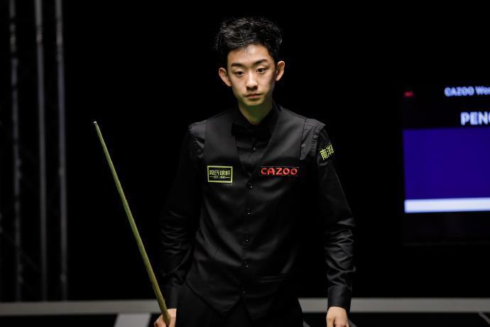 斯诺克冠军联赛：吴宜泽成首位晋级32强的中国选手