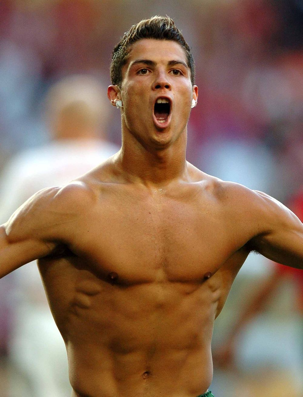 欧锦赛 | 20年后 C罗还是那个少年