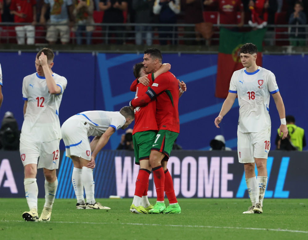 欧锦赛 | 20年后 C罗还是那个少年