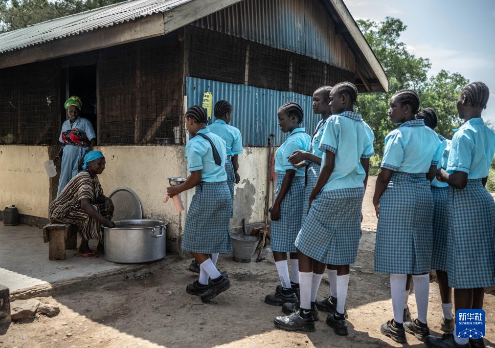传递希望的难民营女子学校 传递希望的难民营女子学校