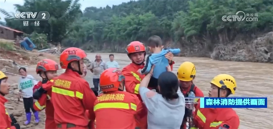 救援、清理、消杀、开闸……各地全力以赴应对汛期 众志成城抢险救灾