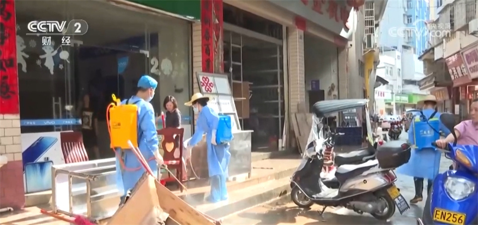 救援、清理、消杀、开闸……各地全力以赴应对汛期 众志成城抢险救灾