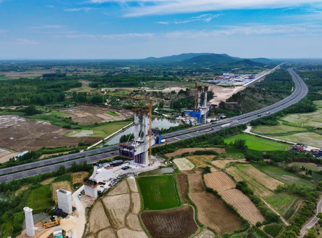 顺利封顶!上海至南京至合肥高铁取得新进展 顺利封顶!上海至南京至合肥高铁取得新进展