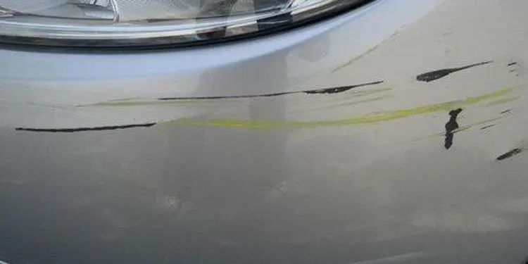 爱车轻微“剐蹭”受伤,如何应对? 爱车轻微“剐蹭”受伤,如何应对?