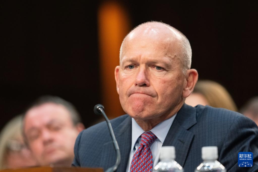 安全问题频出 波音CEO在美国国会听证会遭炮轰