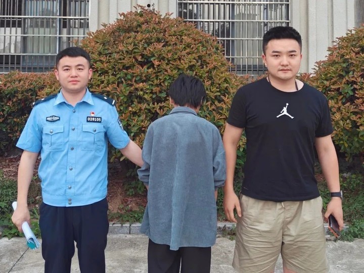 自导自演“跳楼讨薪”?刑拘! 自导自演“跳楼讨薪”?刑拘!