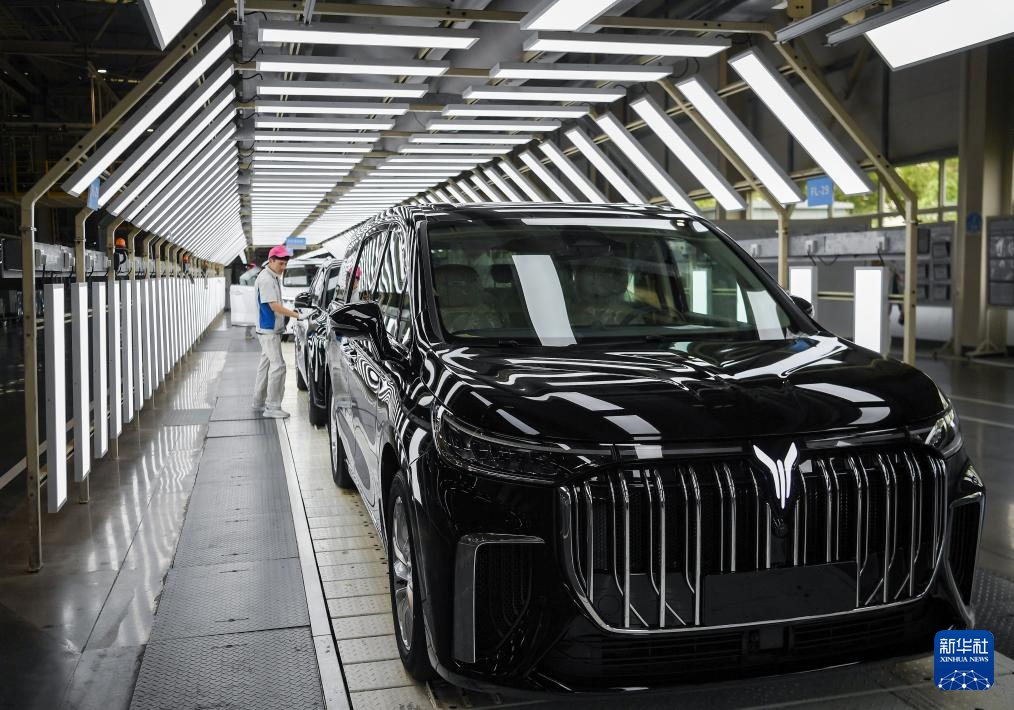 探访中部地区新能源汽车生产线