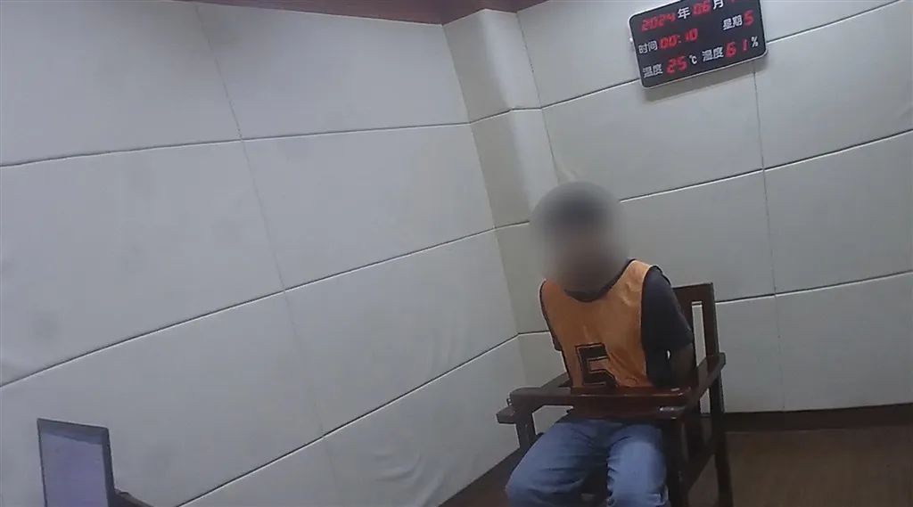 男子非法改装电动车狂飙104码,还“呼叫警察来抓我”?上海警方:已拘留 男子非法改装电动车狂飙104码,还“呼叫警察来抓我”?上海警方:已拘留