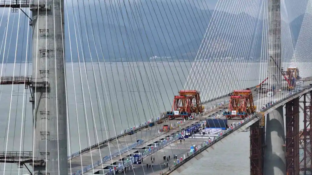 广东又一跨海大桥，顺利合龙！