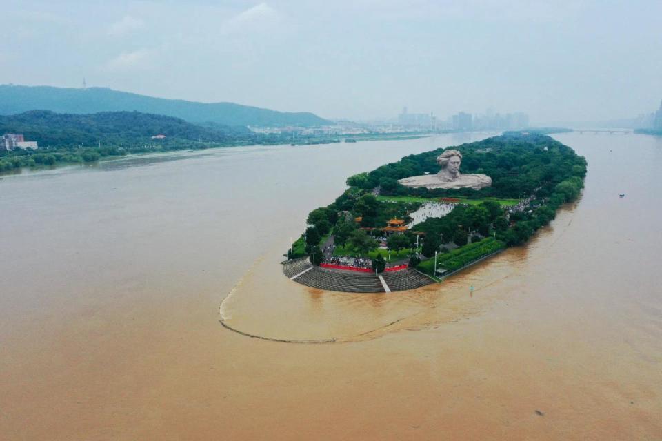 湘江水位持续上涨，橘子洲景区闭园，地铁橘子洲站暂停服务