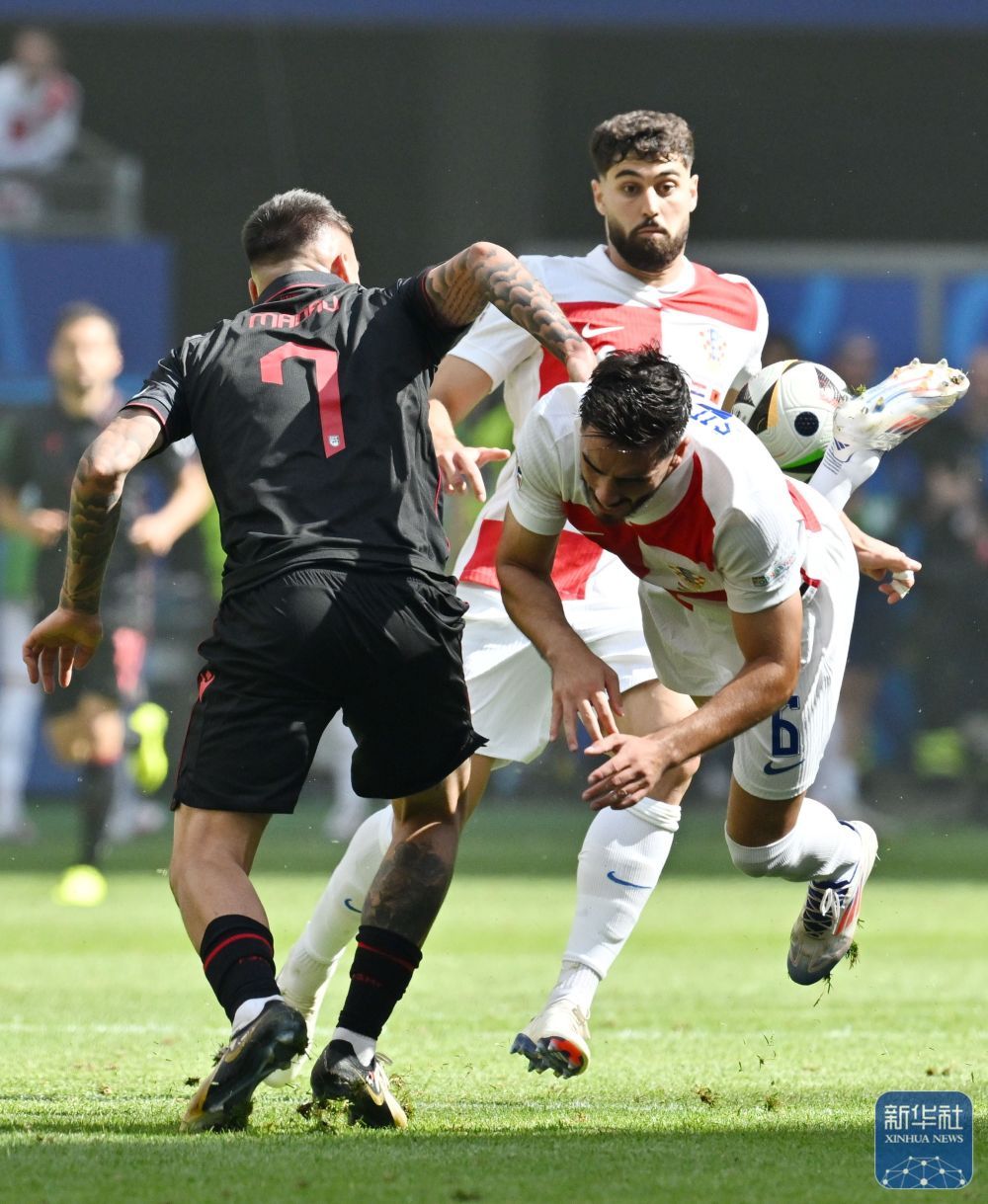 欧锦赛小组赛 | 克罗地亚队战平阿尔巴尼亚队 欧锦赛小组赛 | 克罗地亚队战平阿尔巴尼亚队