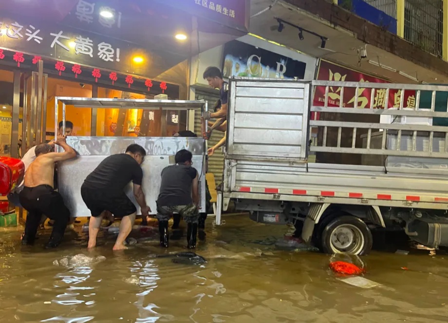 洪水过境!广东封开全力以赴抢险救灾 洪水过境!广东封开全力以赴抢险救灾