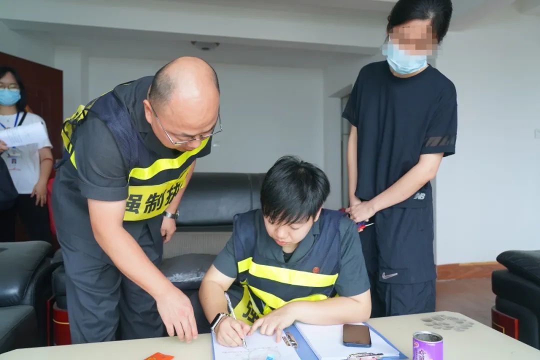 事发厦门!一日籍女子威胁法院要跳楼,结果…… 事发厦门!一日籍女子威胁法院要跳楼,结果……