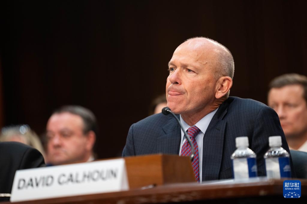 安全问题频出 波音CEO在美国国会听证会遭炮轰