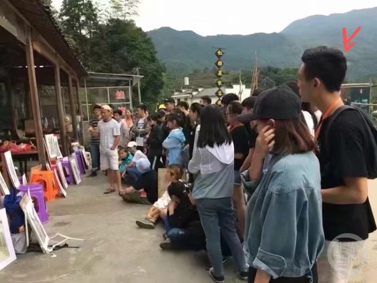 杭州一男生凭足球明星雕塑拿到中国美院银奖