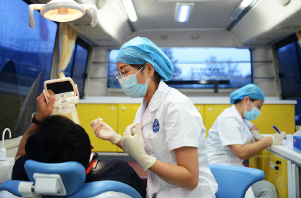 被嫌弃的黄牙多数是正常牙齿颜色