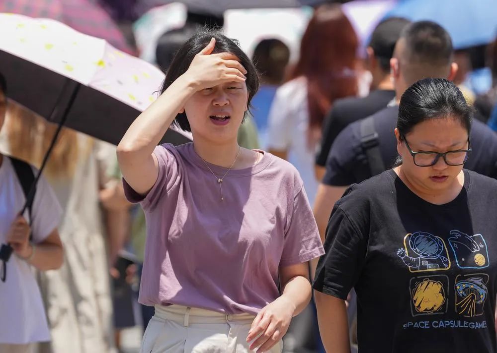 广州今年首发高温预警!比去年迟发近一个月 广州今年首发高温预警!比去年迟发近一个月