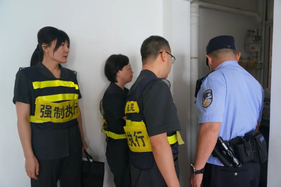 事发厦门!一日籍女子威胁法院要跳楼,结果…… 事发厦门!一日籍女子威胁法院要跳楼,结果……