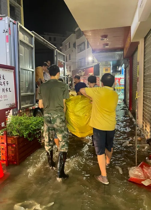 洪水过境!广东封开全力以赴抢险救灾 洪水过境!广东封开全力以赴抢险救灾