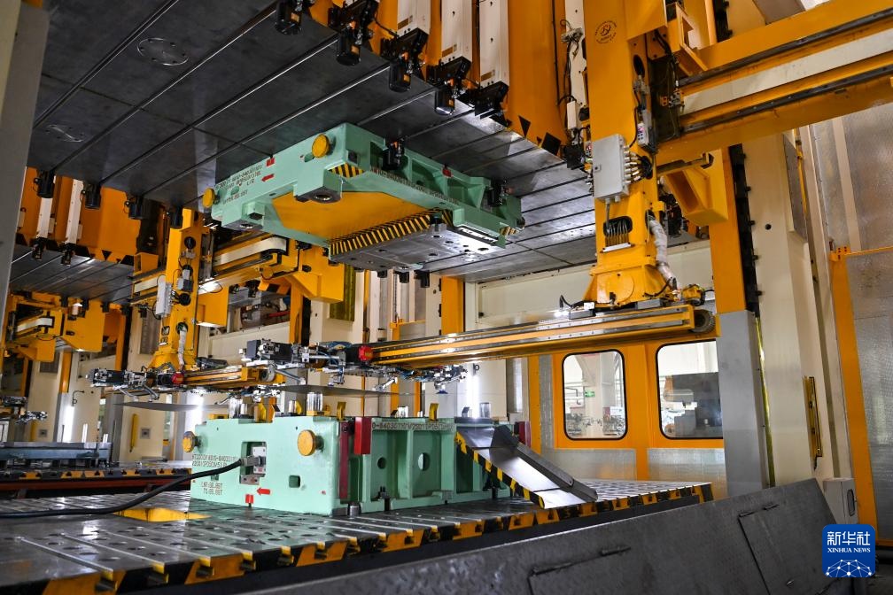 探访中部地区新能源汽车生产线