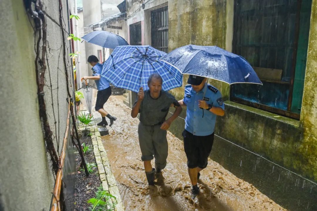浙江一地紧急转移2000余人！未来七天，高度警惕