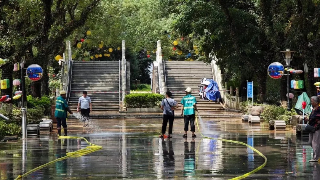 已出峰回落!桂林洪水最新情况→ 已出峰回落!桂林洪水最新情况→