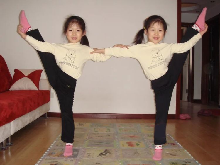 复制粘贴的优秀!双胞胎姐妹一起保研到…… 复制粘贴的优秀!双胞胎姐妹一起保研到……