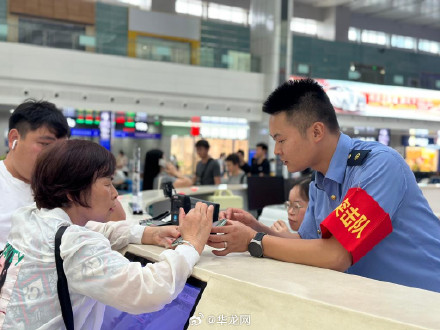 今日已停运列车32趟 重庆火车站启动应急预案