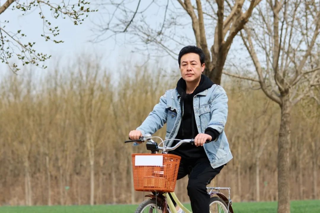 翁虹、张嘉佳、周也做客《灿烂的花园》,全员挑战匿名拥抱实践 翁虹、张嘉佳、周也做客《灿烂的花园》,全员挑战匿名拥抱实践