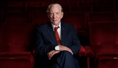 加拿大演员唐纳德·萨瑟兰去世，曾出演冯小刚执导影片《大腕》