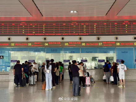 今日已停运列车32趟 重庆火车站启动应急预案
