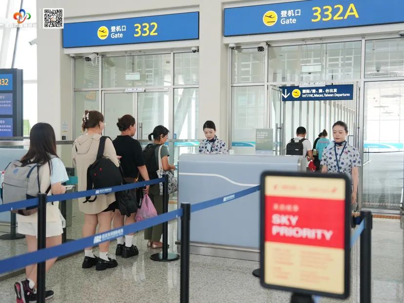 武汉直飞,今天首航!时隔十年再次开通→ 武汉直飞,今天首航!时隔十年再次开通→