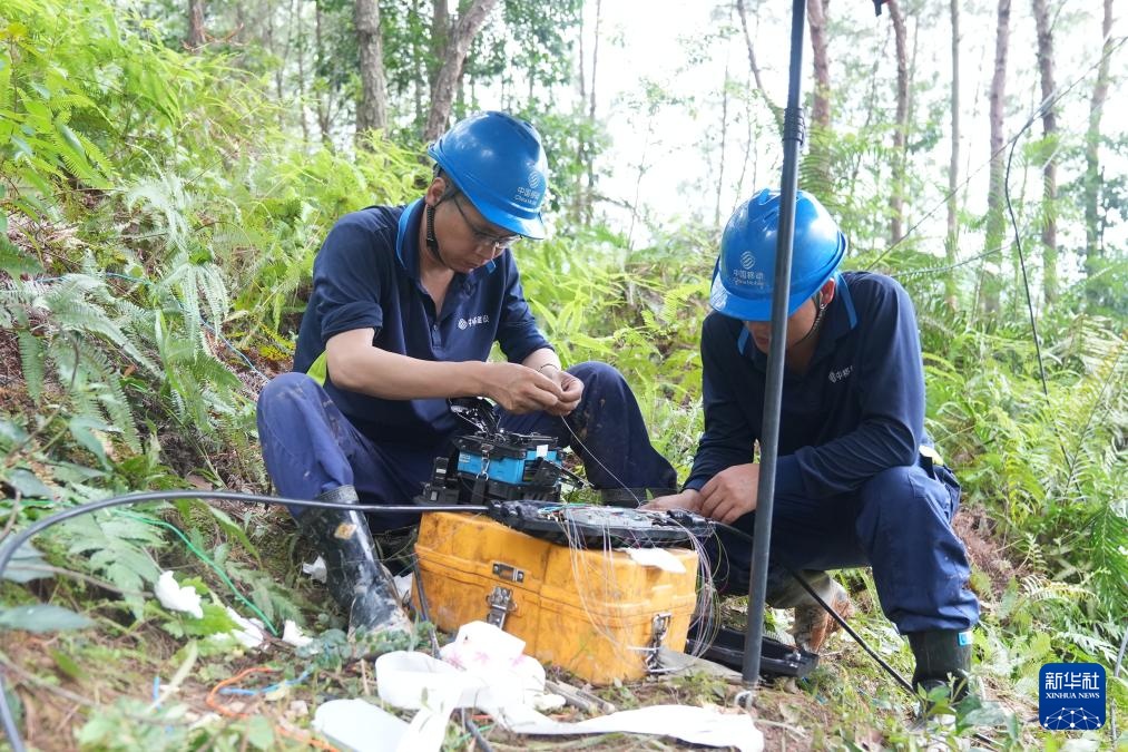 新华全媒+丨福建龙岩全力开展灾区救援