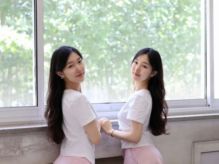 复制粘贴的优秀!双胞胎姐妹一起保研到…… 复制粘贴的优秀!双胞胎姐妹一起保研到……