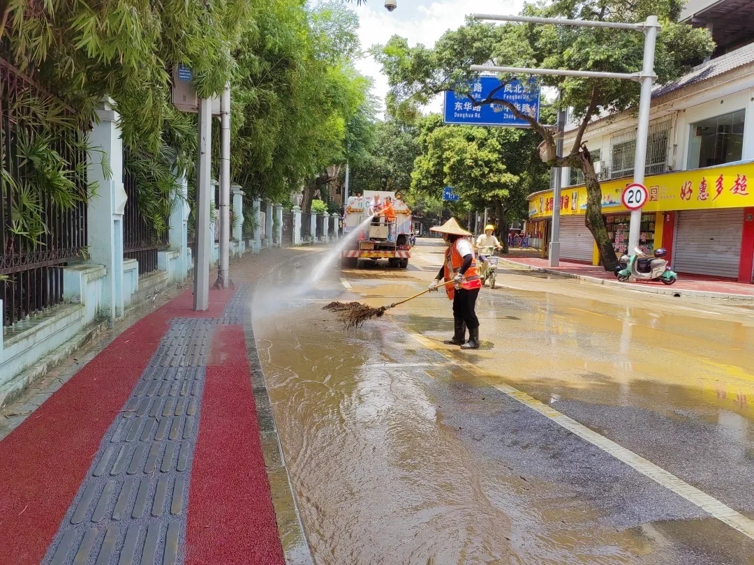 已出峰回落!桂林洪水最新情况→ 已出峰回落!桂林洪水最新情况→