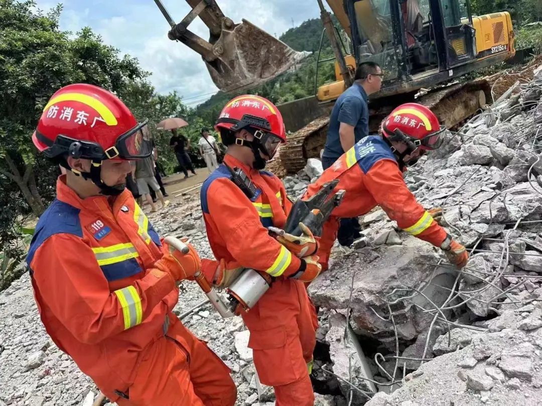 沉痛送别！马平在抗洪救灾中因公殉职，年仅46岁