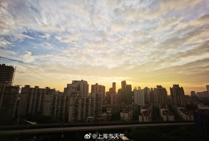 暴雨预警升级为黄色！今天雨也不小，上海目前“双黄”预警高挂→