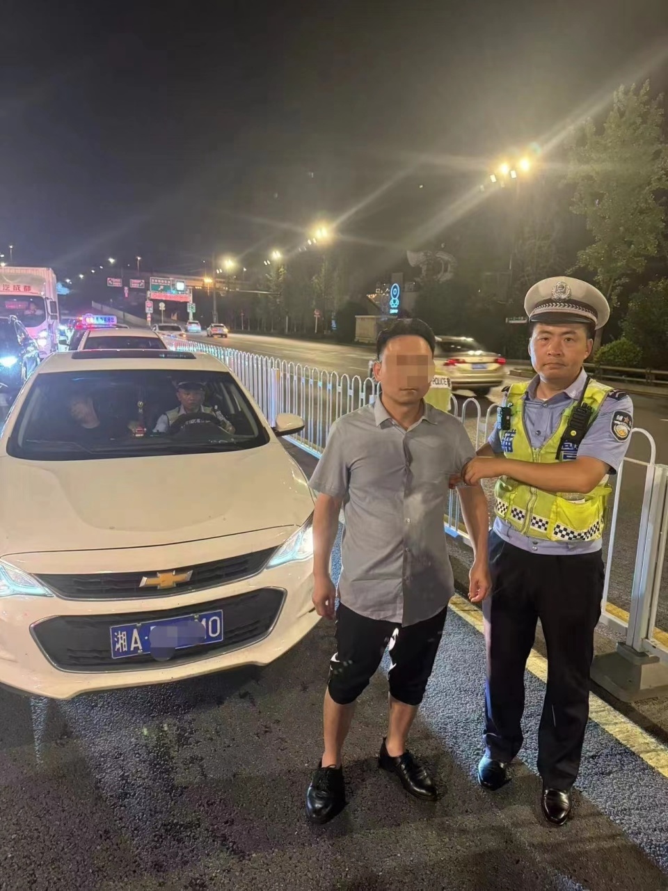 驾驶证记126分!长沙男子看欧洲杯吃宵夜后涉嫌醉驾,交警一查发现并不简单 驾驶证记126分!长沙男子看欧洲杯吃宵夜后涉嫌醉驾,交警一查发现并不简单